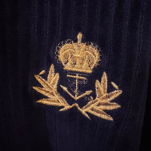 Vintage 90s Neiman Marcus Rolled Neck Velour Sweatshirt Gold Crest Emblem Sz M - Picture 10 of 10